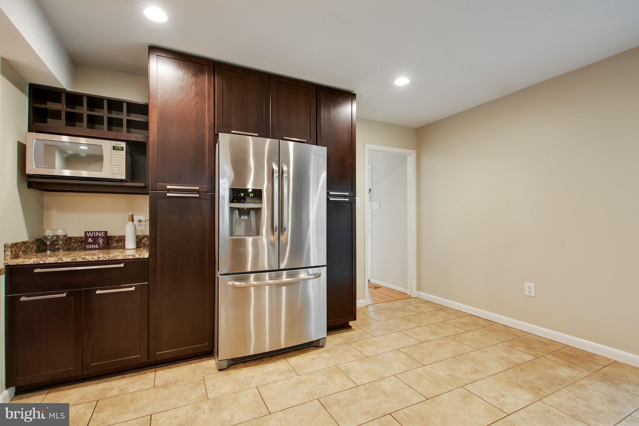 1743 Wainwright Drive Reston, VA 20190 - Photo 6 of 29 Kitchen
