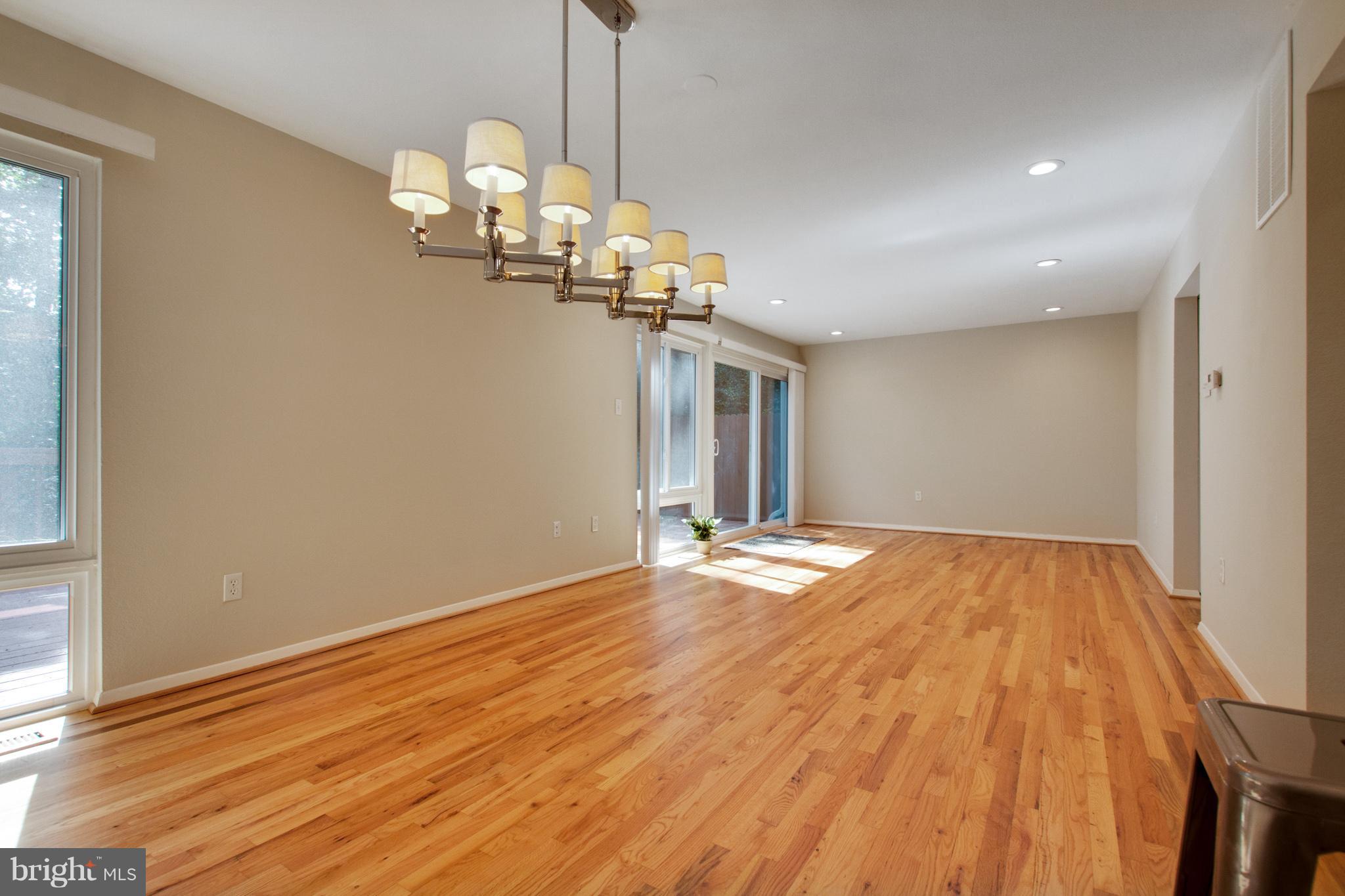 1743 Wainwright Drive Reston, VA 20190 - Photo 10 of 29 Living Room