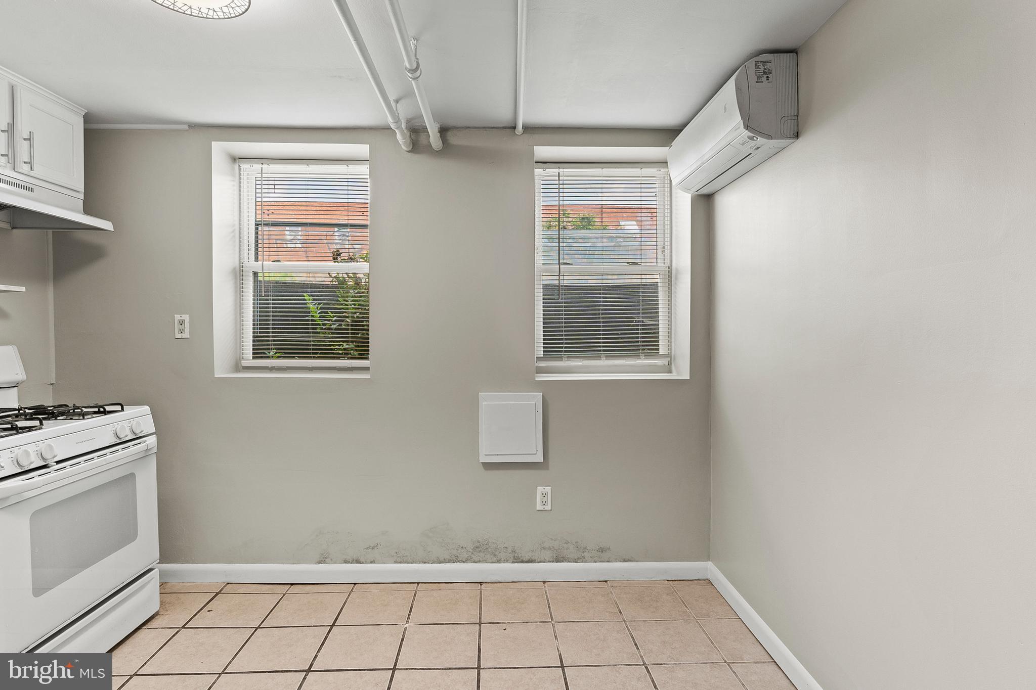 2970 Yorkway Dundalk, MD 21222 - Photo 17 of 25 Lower Level Dining Area