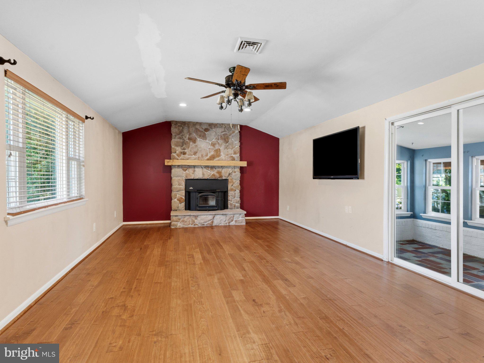 34 Supawna Road Pennsville, NJ 08070 - Photo 13 of 28 Spacious living area with cozy charm.