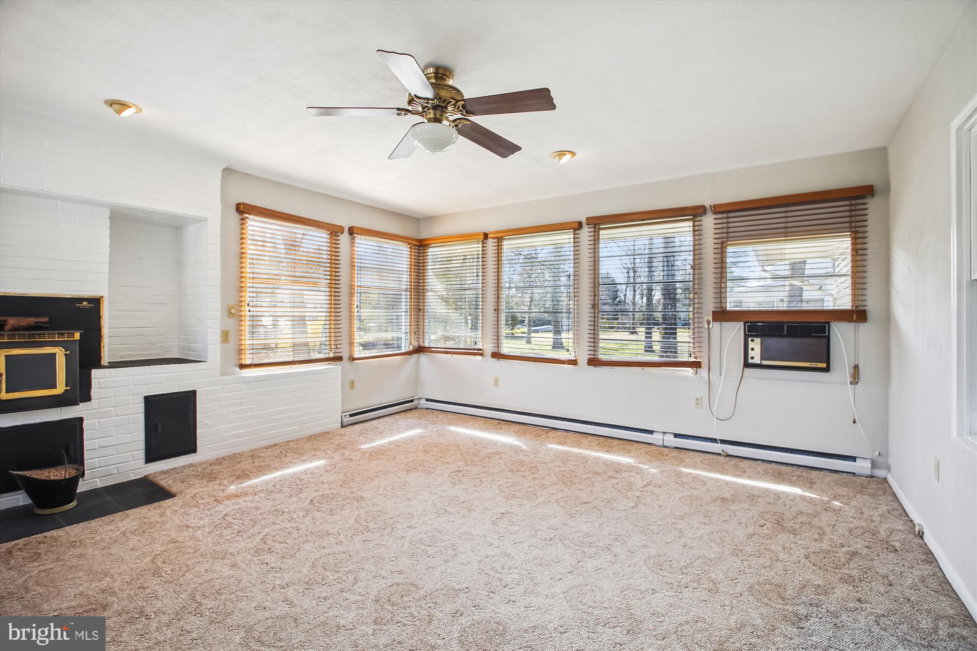 86 Milburn Circle Pasadena, MD 21122 - Photo 18 of 51 Family/Sunroom