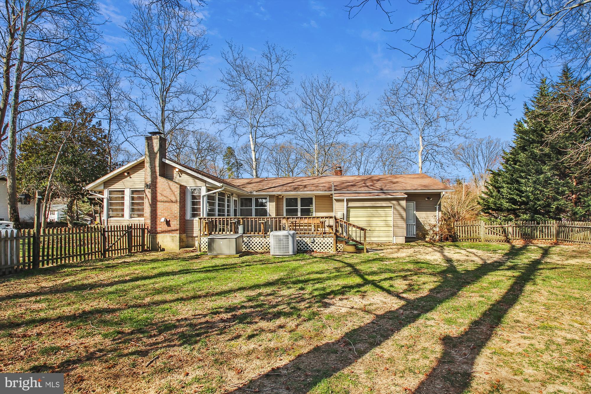 86 Milburn Circle Pasadena, MD 21122 - Photo 4 of 51 Partially fenced backyard