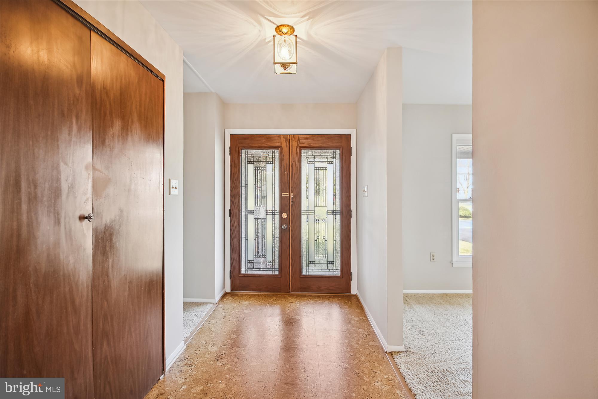 86 Milburn Circle Pasadena, MD 21122 - Photo 7 of 51 Main entry/foyer