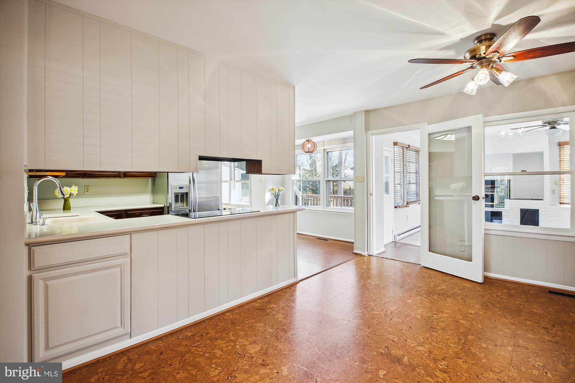 86 Milburn Circle Pasadena, MD 21122 - Photo 8 of 51 Breakfast/casual dining area