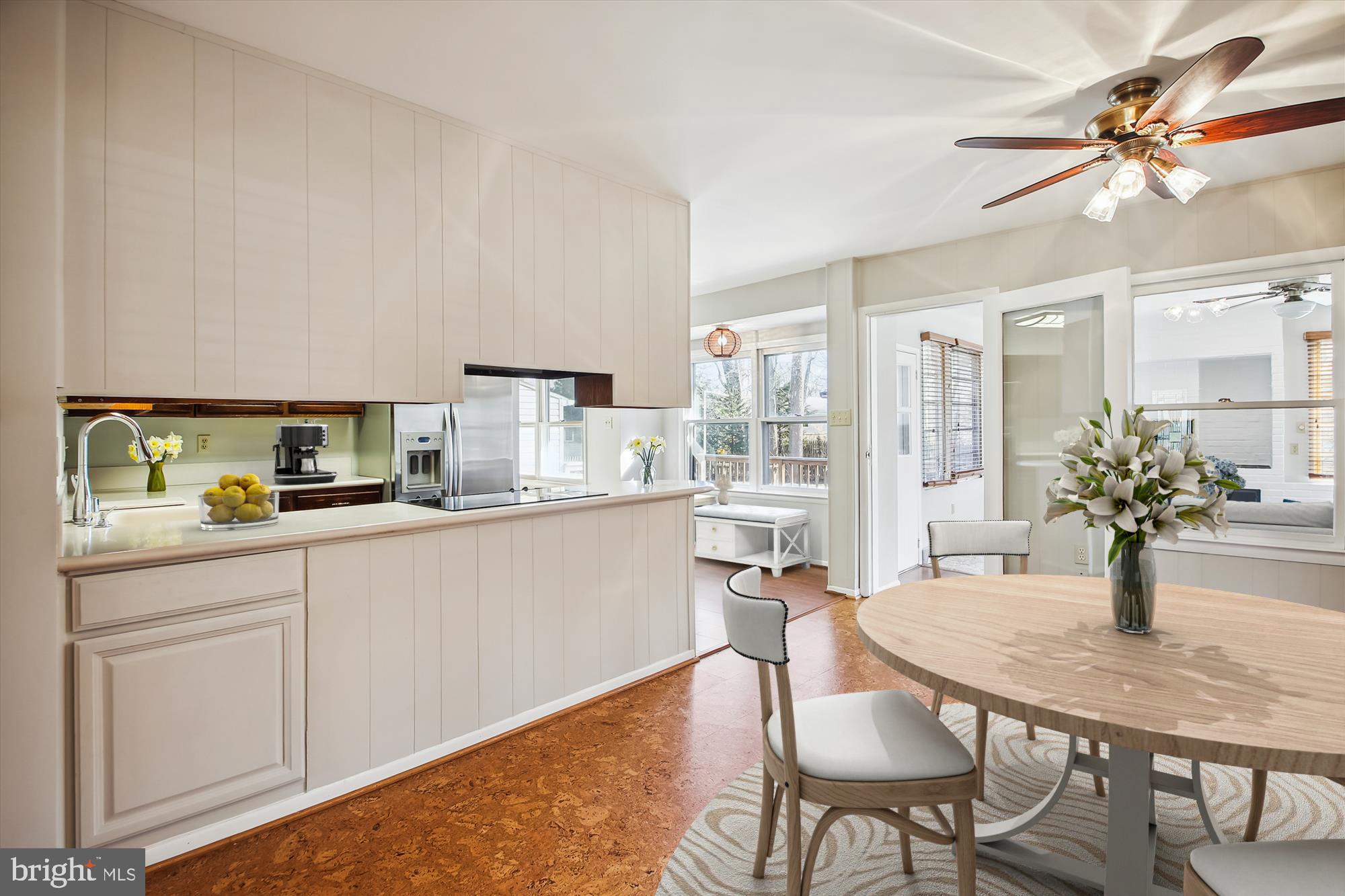 86 Milburn Circle Pasadena, MD 21122 - Photo 9 of 51 Breakfast/casual dining area