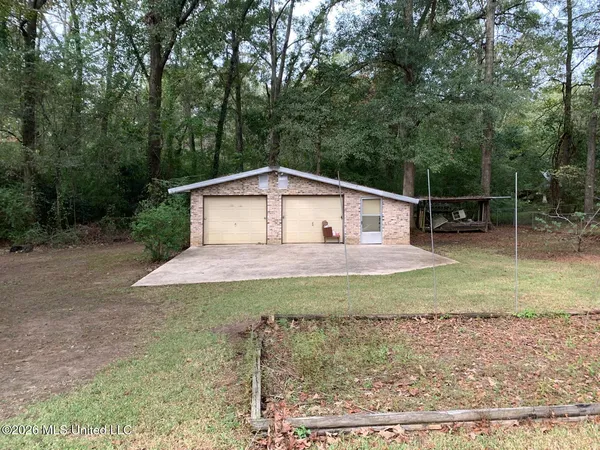 $320,000 | 145 West Woodcrest Drive, Jackson, MS 39212