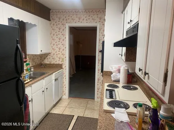 $320,000 | 145 West Woodcrest Drive, Jackson, MS 39212