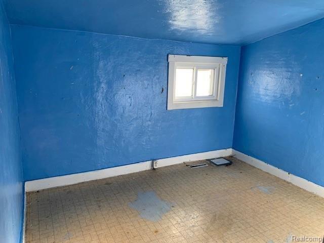 4455 West Thompson Road Linden, MI 48451 - Photo 13 of 16 IMG_5045.jpg