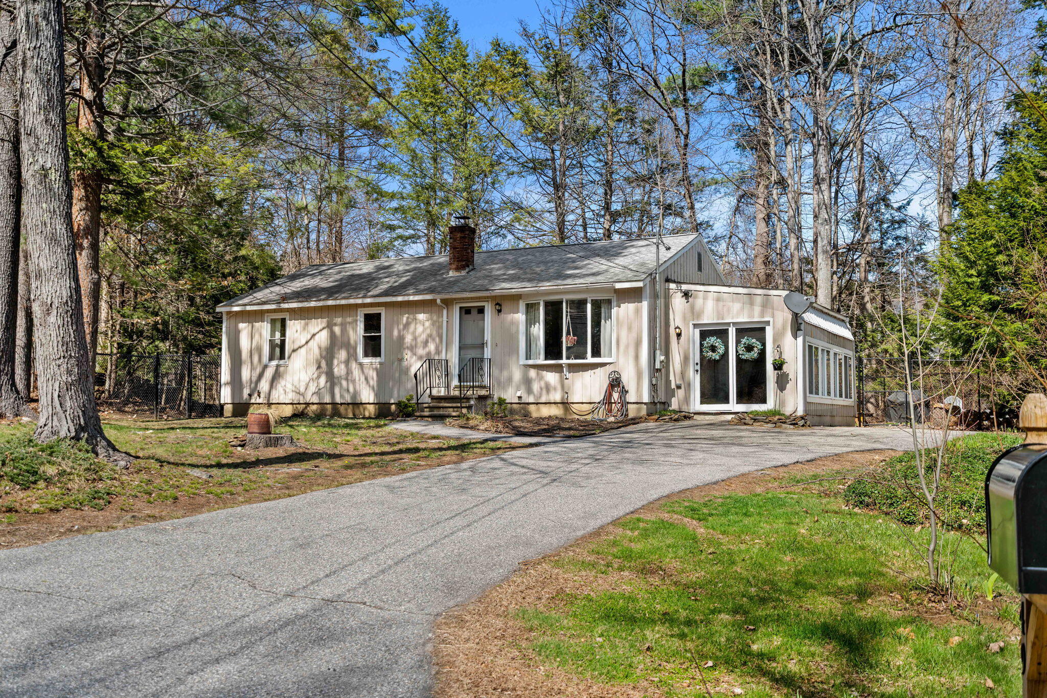 49 Barbara Street Springvale, ME 04083 - Photo 2 of 34 14-web-or-mls-DSC00431