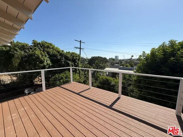 $5,000 | 3237 Midvale Avenue, Los Angeles, CA 90034