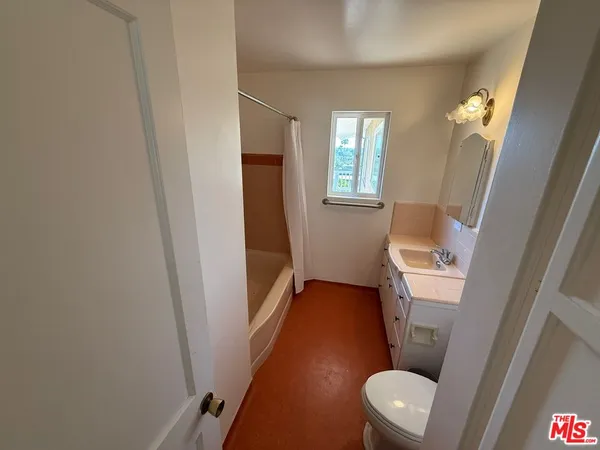 $5,000 | 3237 Midvale Avenue, Los Angeles, CA 90034