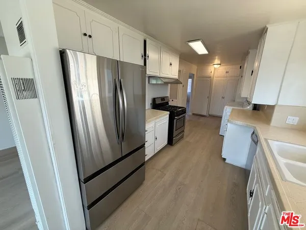 $5,000 | 3237 Midvale Avenue, Los Angeles, CA 90034