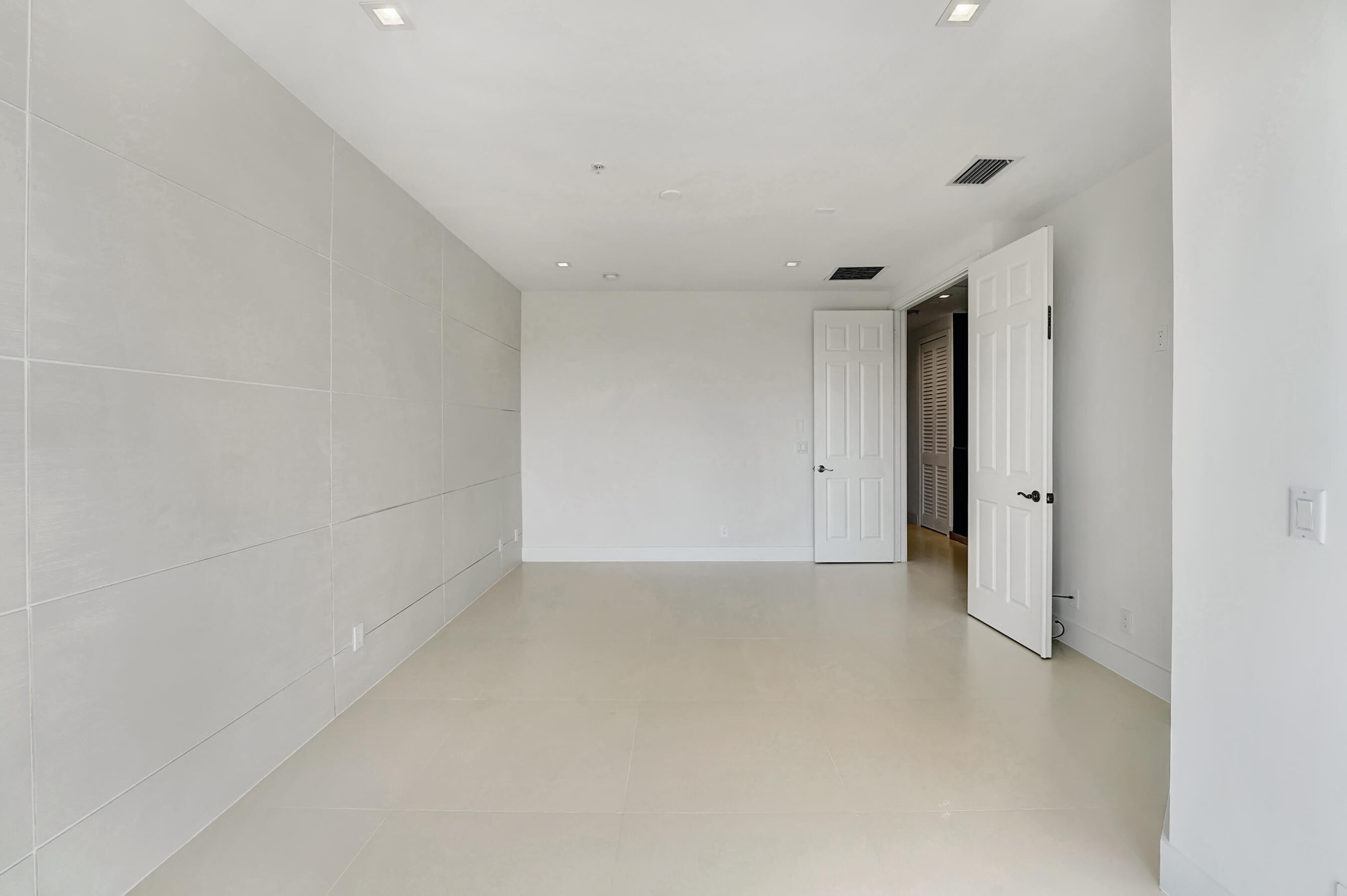 3055 Waterside Circle Boynton Beach, FL 33435 - Photo 26 of 50 DSC04402