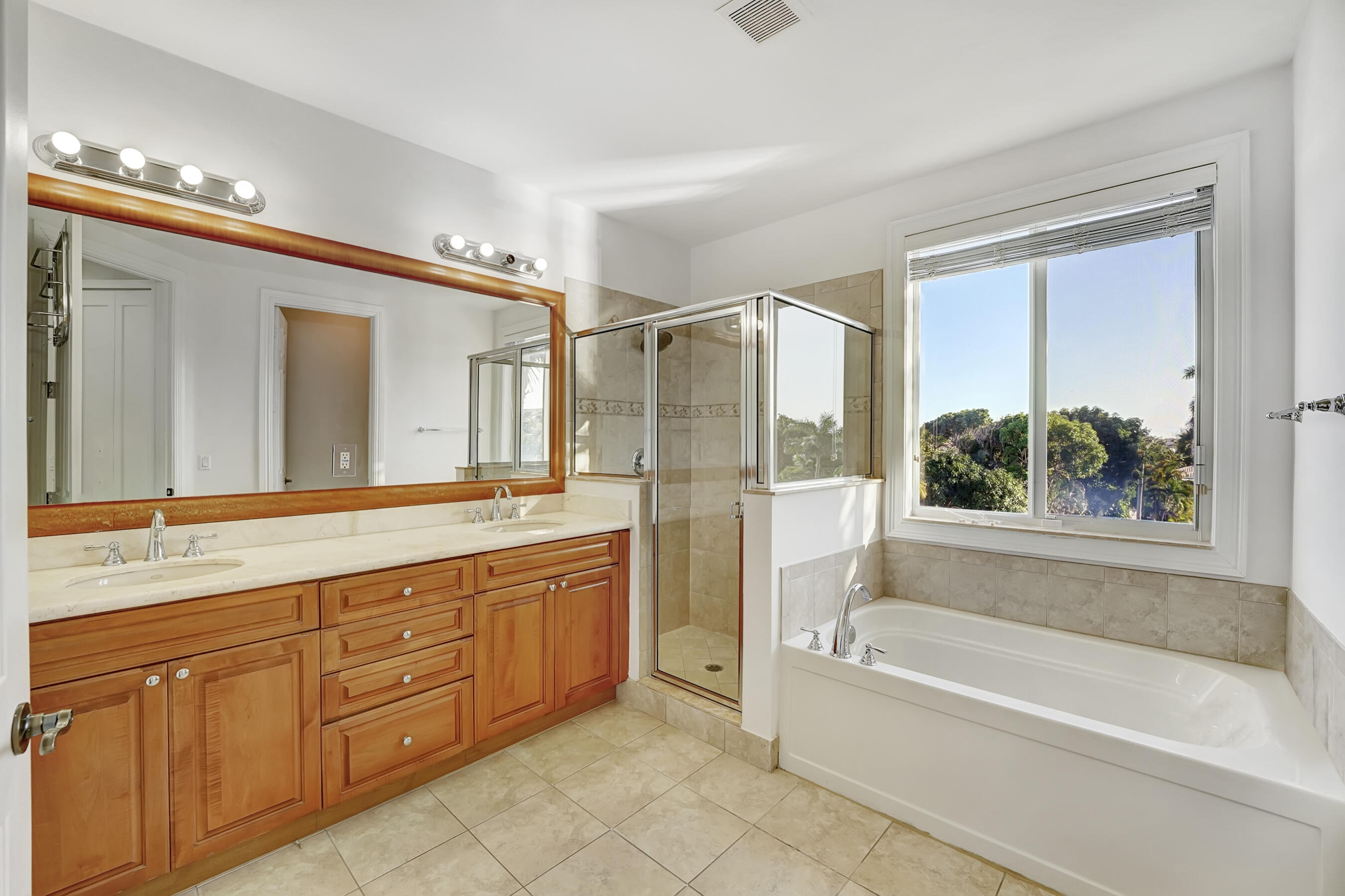 3055 Waterside Circle Boynton Beach, FL 33435 - Photo 30 of 50 DSC04407