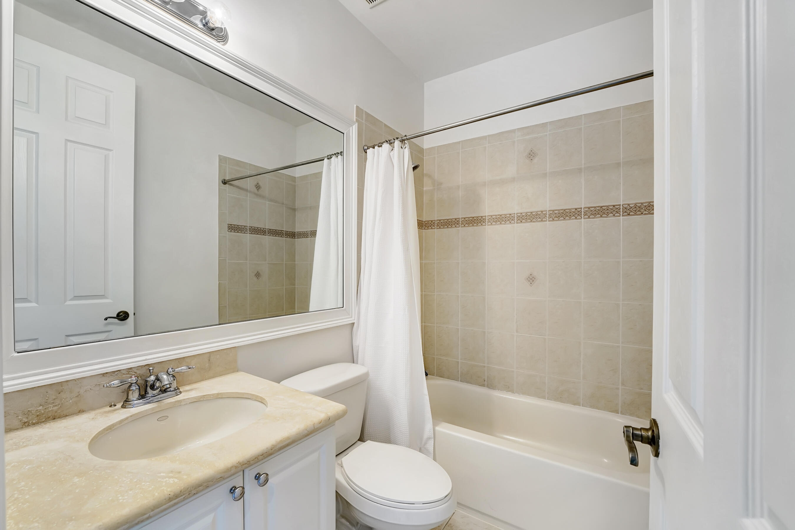 3055 Waterside Circle Boynton Beach, FL 33435 - Photo 35 of 50 DSC04427