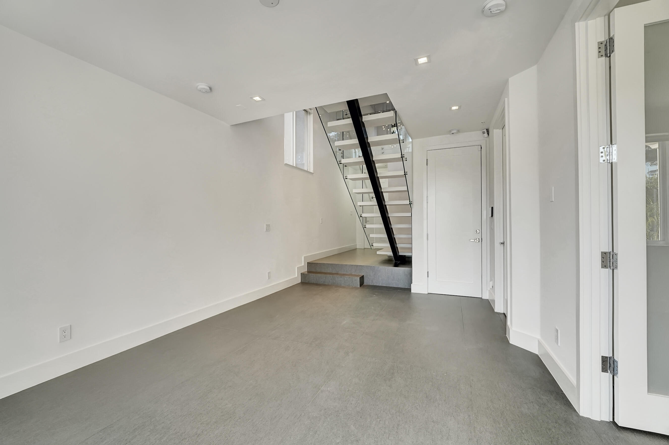 3055 Waterside Circle Boynton Beach, FL 33435 - Photo 4 of 50 DSC04542