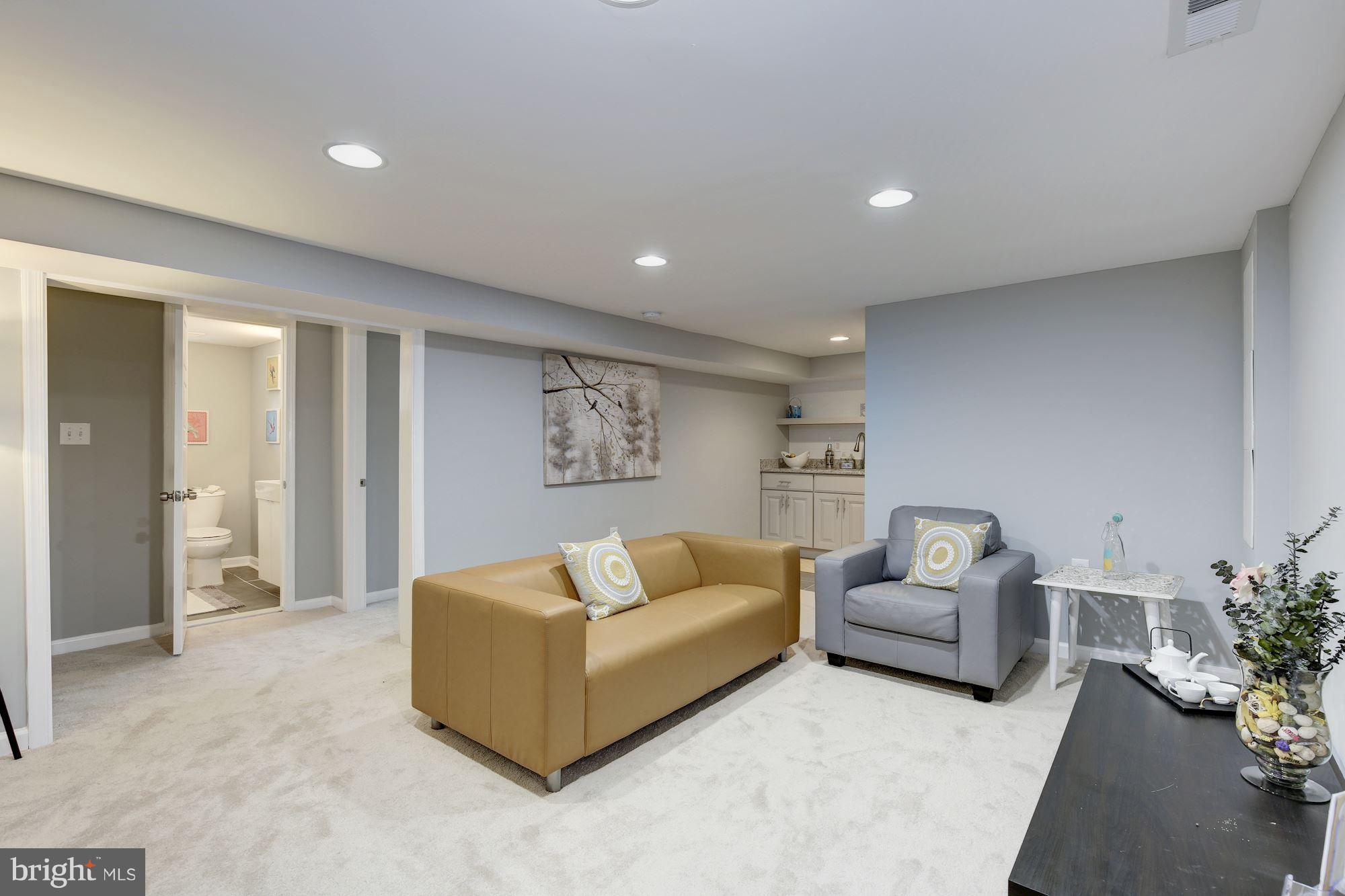 10503 Huntley Place Silver Spring, MD 20902 - Photo 23 of 29 Family Room