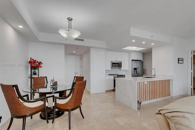 $4,000 | 848 Brickell Key Drive, Unit 1803, Miami, FL 33131