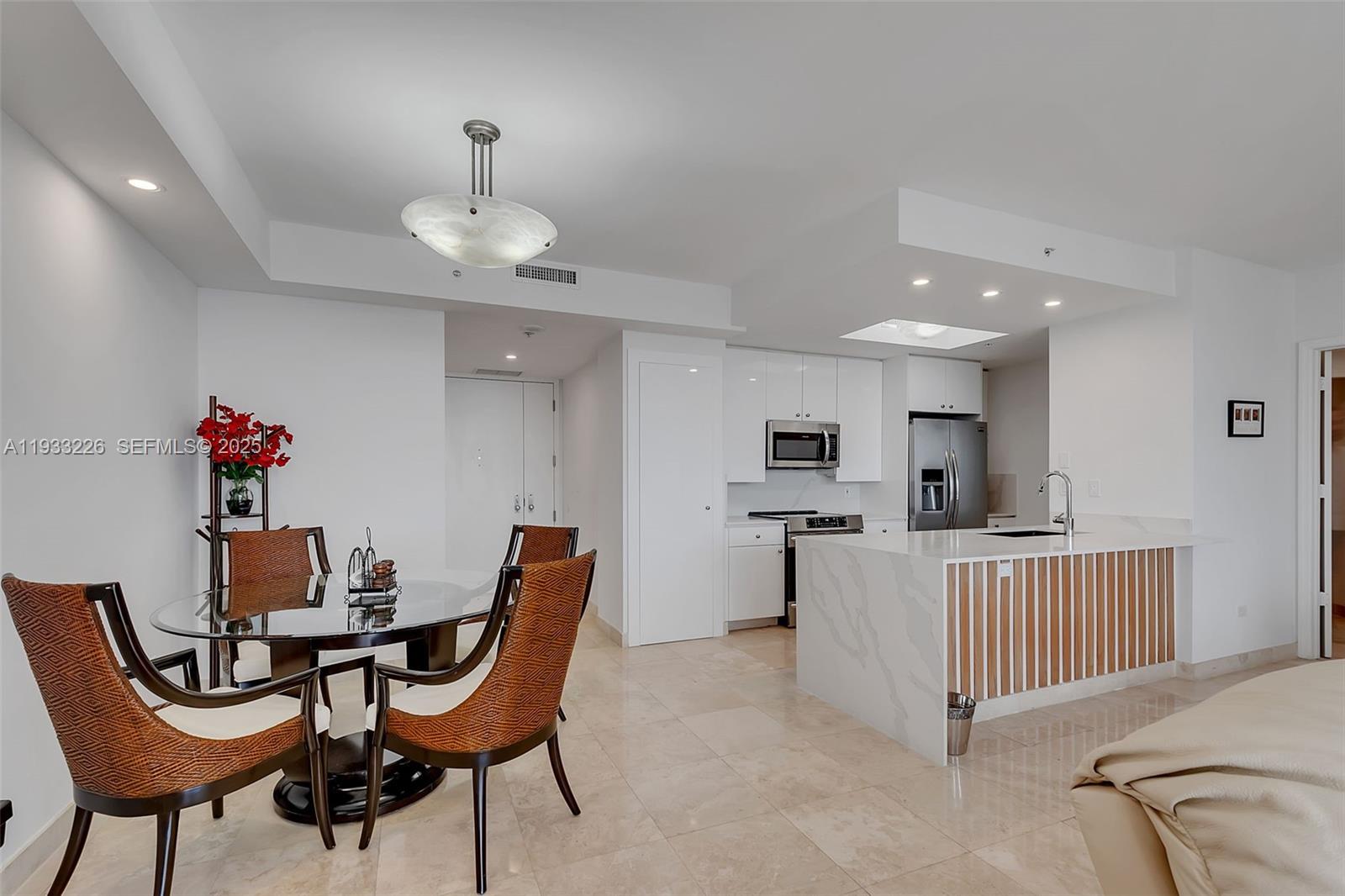 848 Brickell Key Drive, Unit 1803 Miami, FL 33131 - Photo 4 of 25