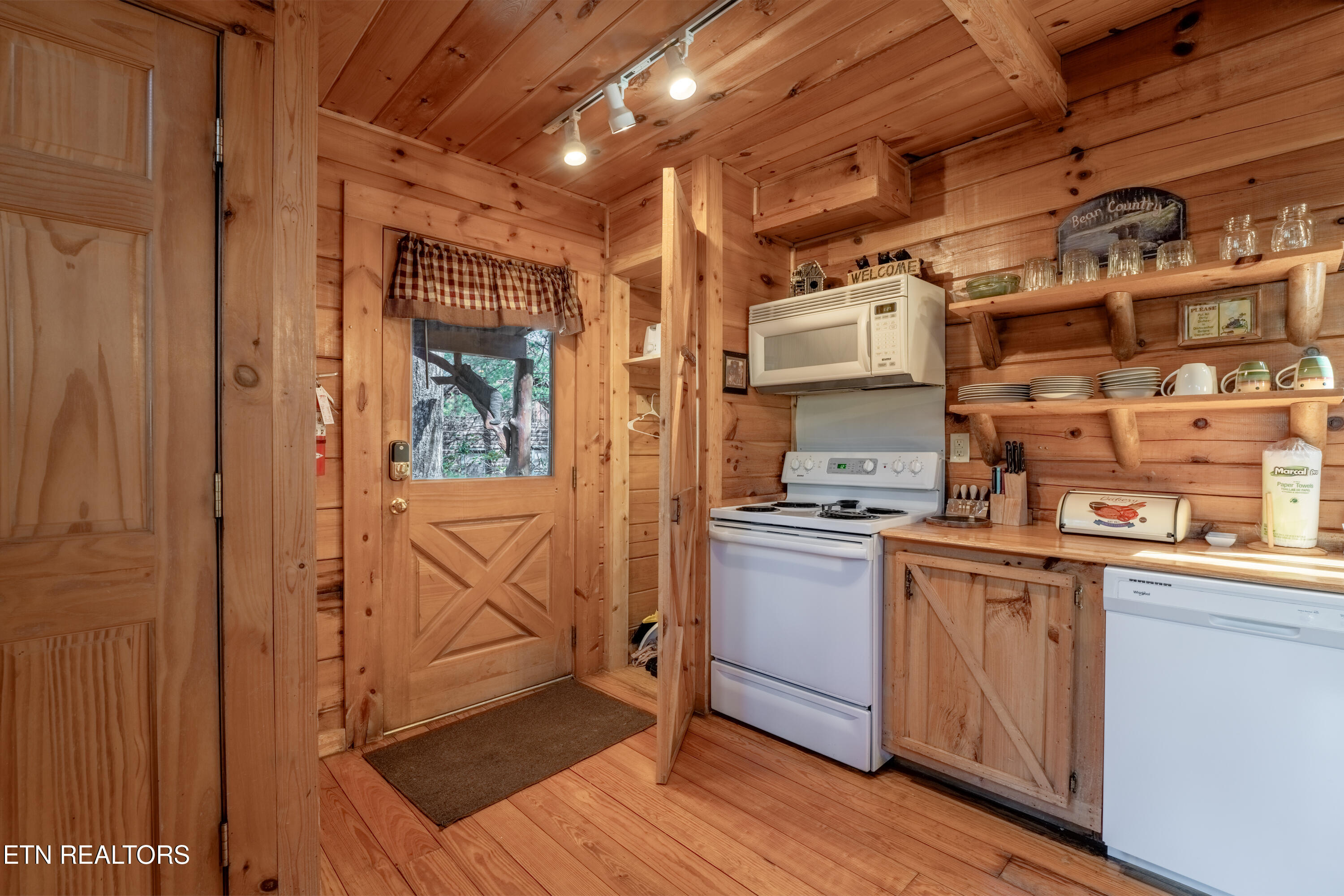 3040 Brothers Way Pigeon Forge, TN 37862 - Photo 14 of 44 16