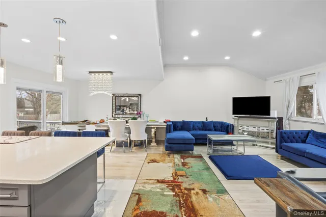 $6,000 | 18 South Drive, New Hyde Park, NY 11040