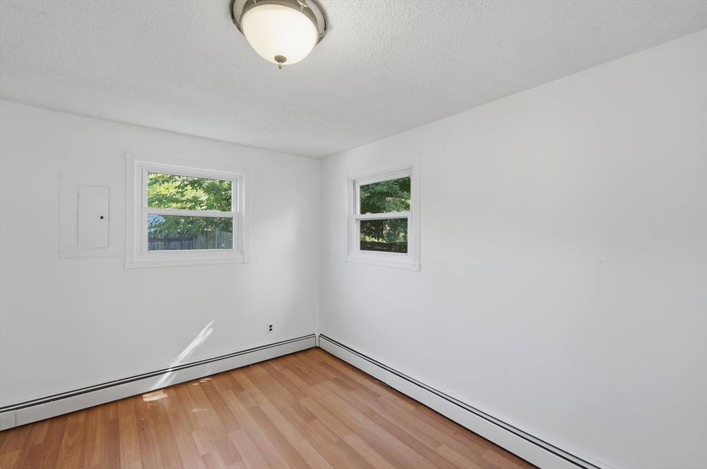 251 Shady Brook Lane Springfield, MA 01118 - Photo 17 of 32