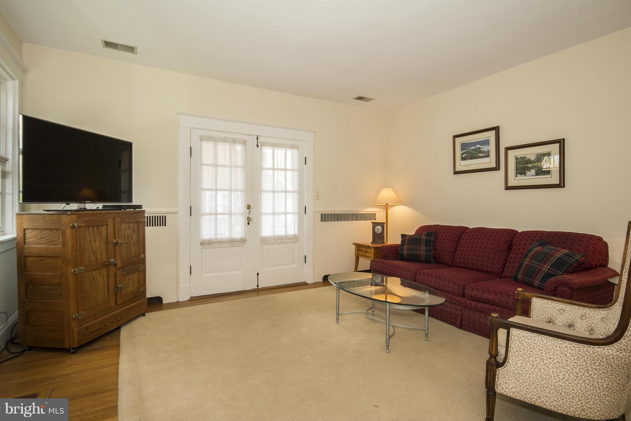 2817 Alden Road Baltimore, MD 21234 - Photo 3 of 30 Living Room