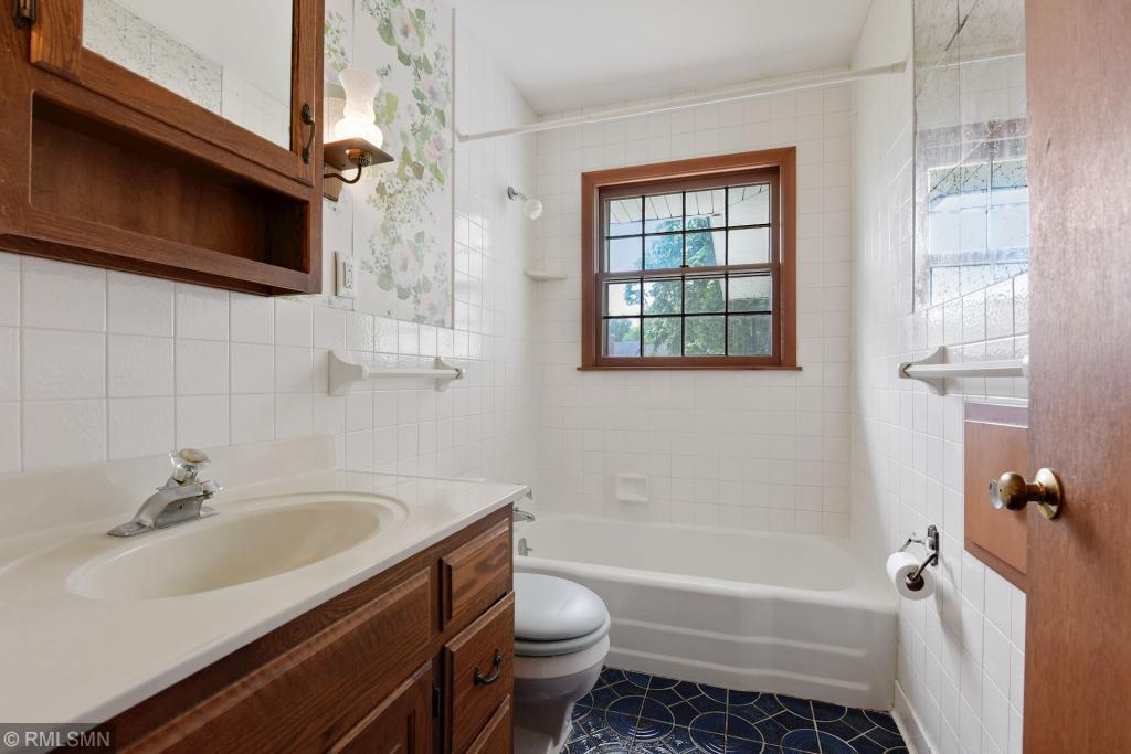 8912 York Road South Bloomington, MN 55431 - Photo 17 of 20