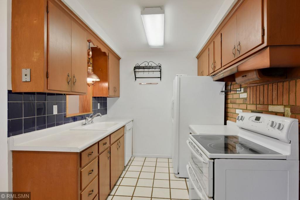 8912 York Road South Bloomington, MN 55431 - Photo 6 of 20