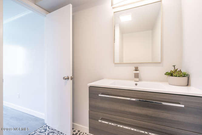 8435 River Road Wilmington, NC 28412 - Photo 16 of 33 8435 River Rd-small-016-25-Bathroom 1-66