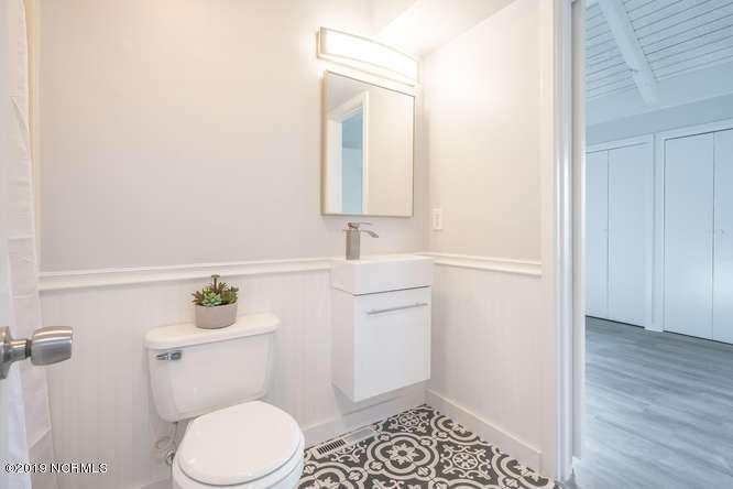 8435 River Road Wilmington, NC 28412 - Photo 22 of 33 8435 River Rd-small-022-6-Bathroom 2-666