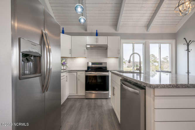 8435 River Road Wilmington, NC 28412 - Photo 6 of 33 8435 River Rd-small-006-26-Kitchen-666x4
