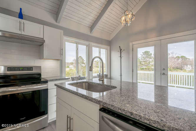 8435 River Road Wilmington, NC 28412 - Photo 7 of 33 8435 River Rd-small-007-11-Kitchen-666x4