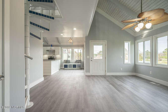 8435 River Road Wilmington, NC 28412 - Photo 8 of 33 8435 River Rd-small-008-19-Great Room-66