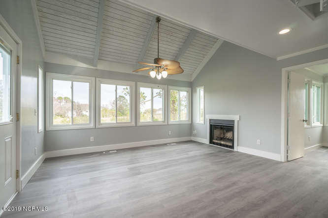 8435 River Road Wilmington, NC 28412 - Photo 10 of 33 8435 River Rd-small-010-12-Living Room-6