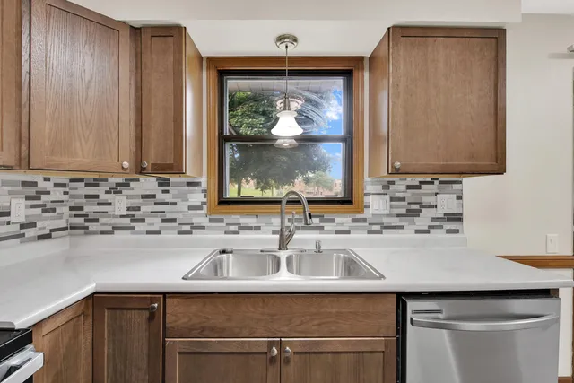 $279,900 | 8127 South Legend Drive, Unit D, Franklin, WI 53132