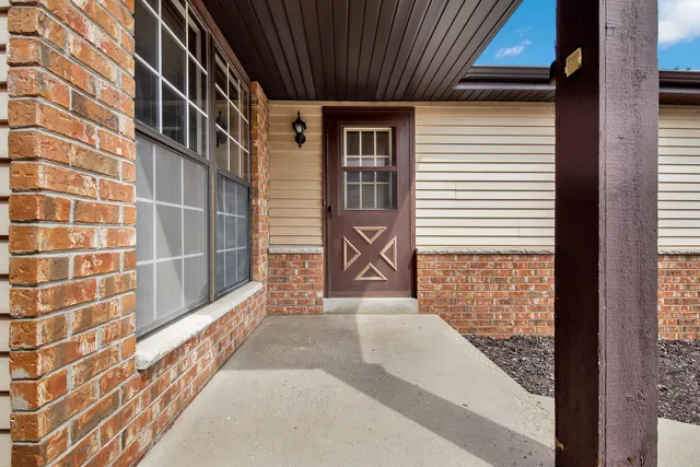 $279,900 | 8127 South Legend Drive, Unit D, Franklin, WI 53132