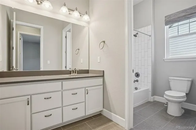 $869,900 | 26683 East Peakview Place, Aurora, CO 80016