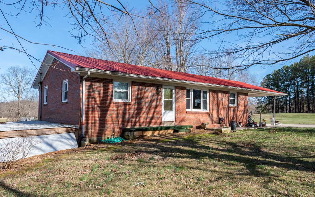 806 North Corinth Road Portland, TN 37148 - Photo 4 of 28 a view of a house with backyard