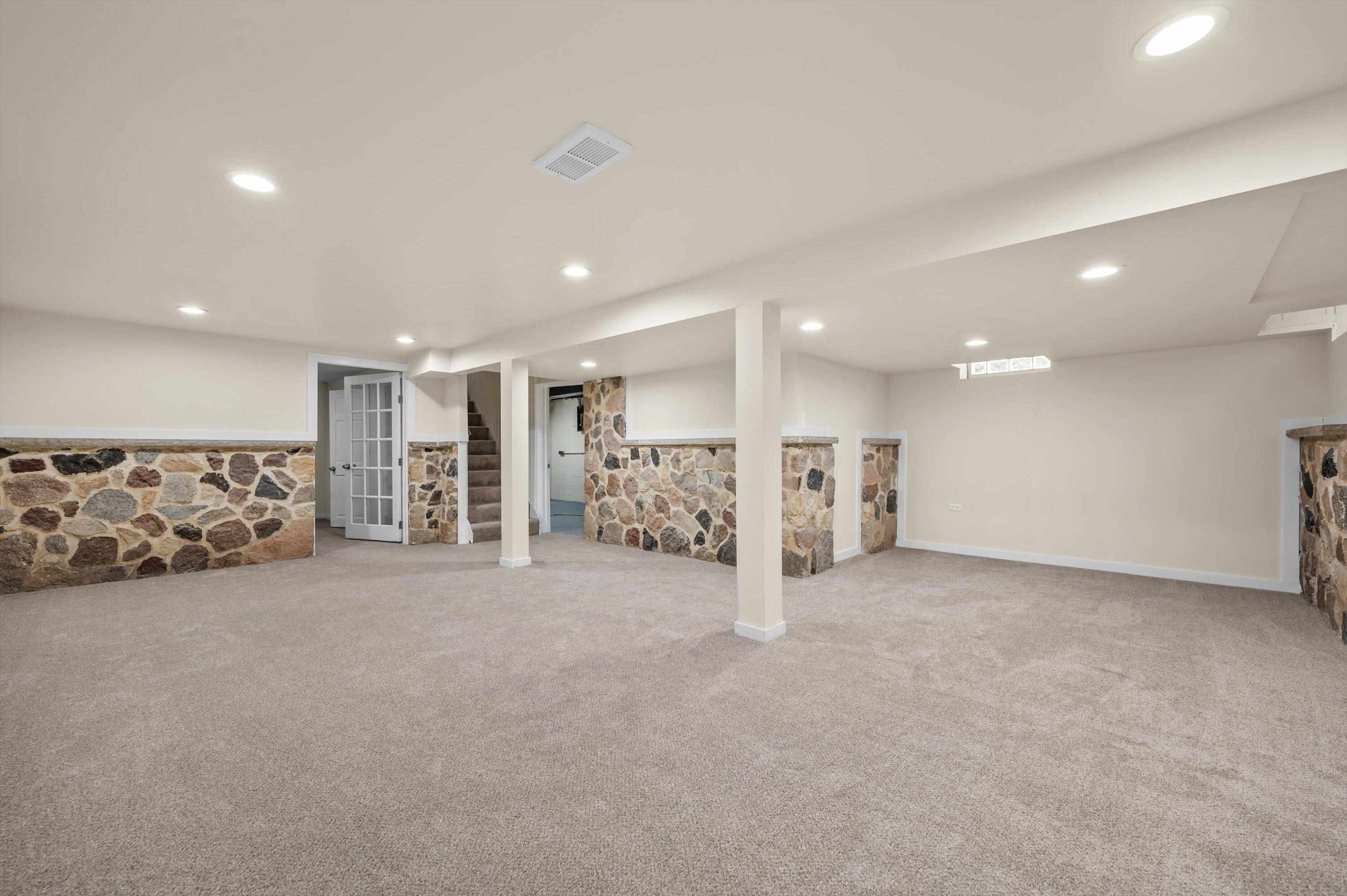 3323 South 91st Street Milwaukee, WI 53227 - Photo 13 of 19 16-DSC9412