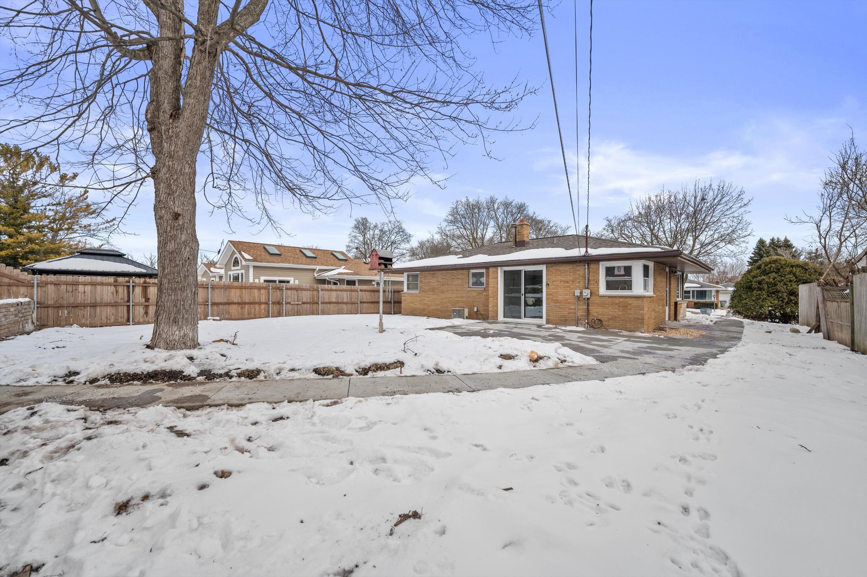 3323 South 91st Street Milwaukee, WI 53227 - Photo 18 of 19 21-DSC9433