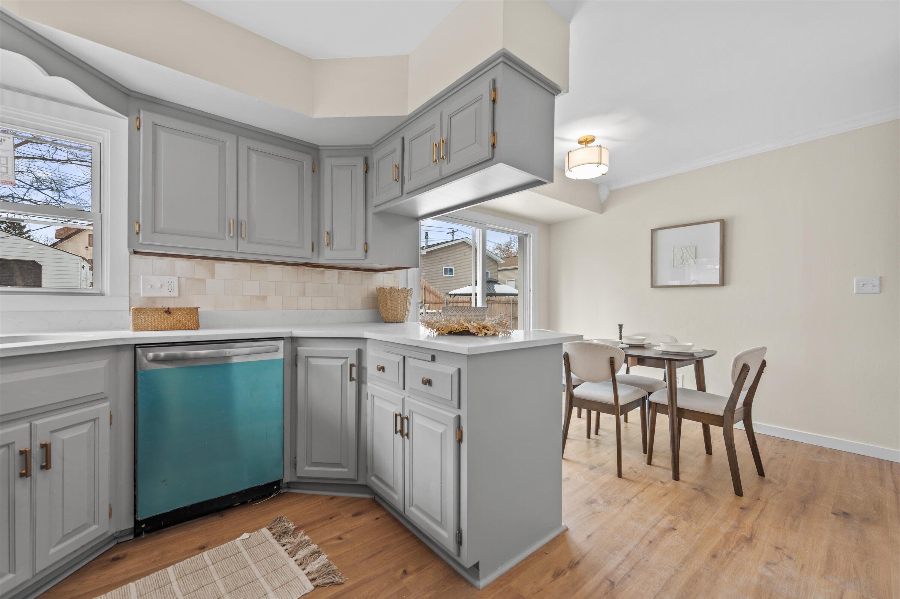 3323 South 91st Street Milwaukee, WI 53227 - Photo 2 of 19 04-DSC9348