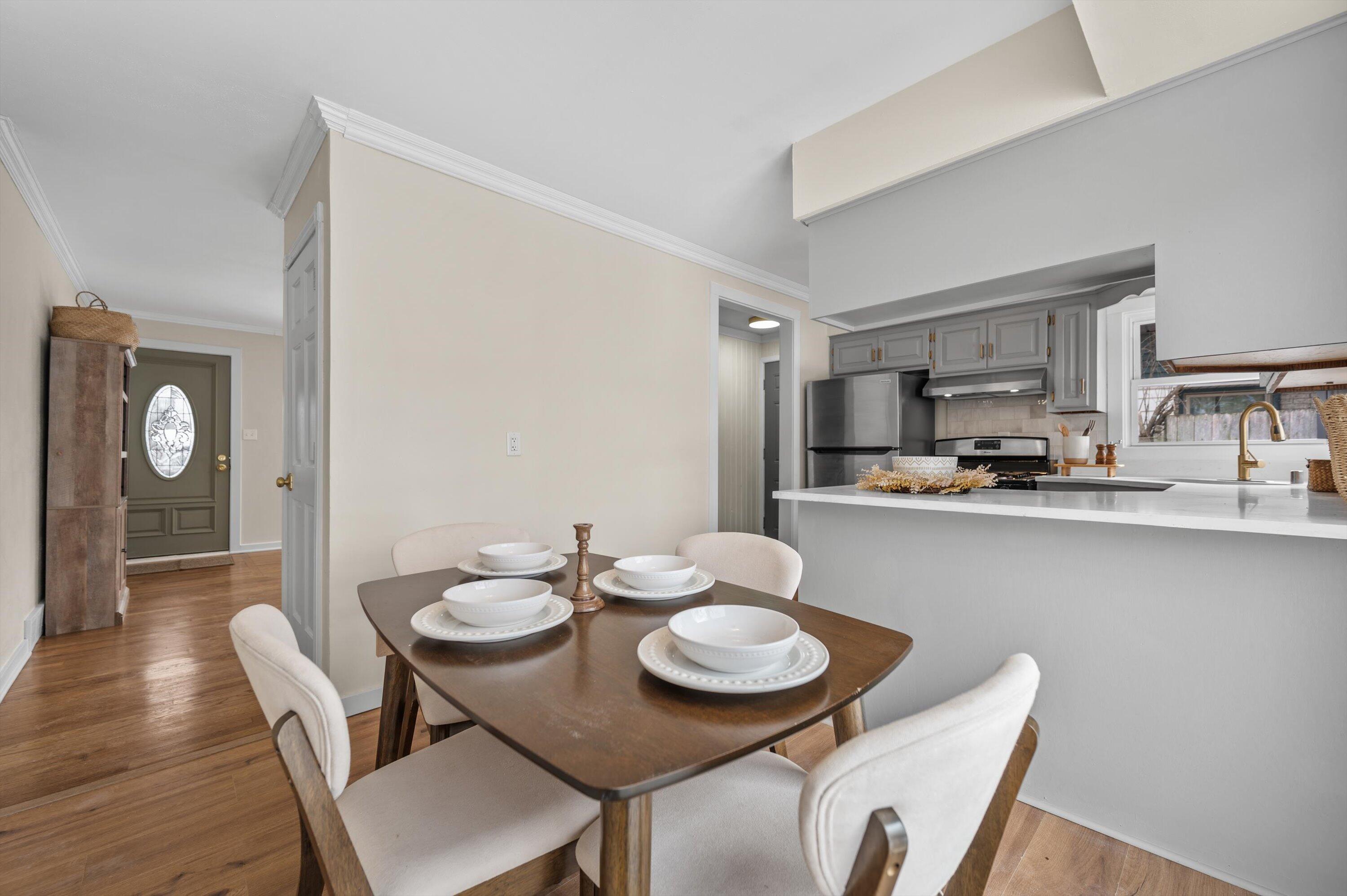 3323 South 91st Street Milwaukee, WI 53227 - Photo 5 of 19 06-DSC9358