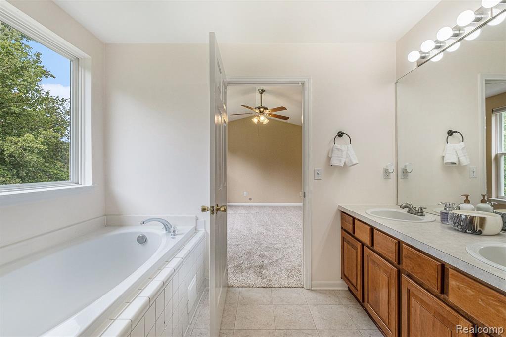 902 Deer Valley Road Holly, MI 48442 - Photo 17 of 30