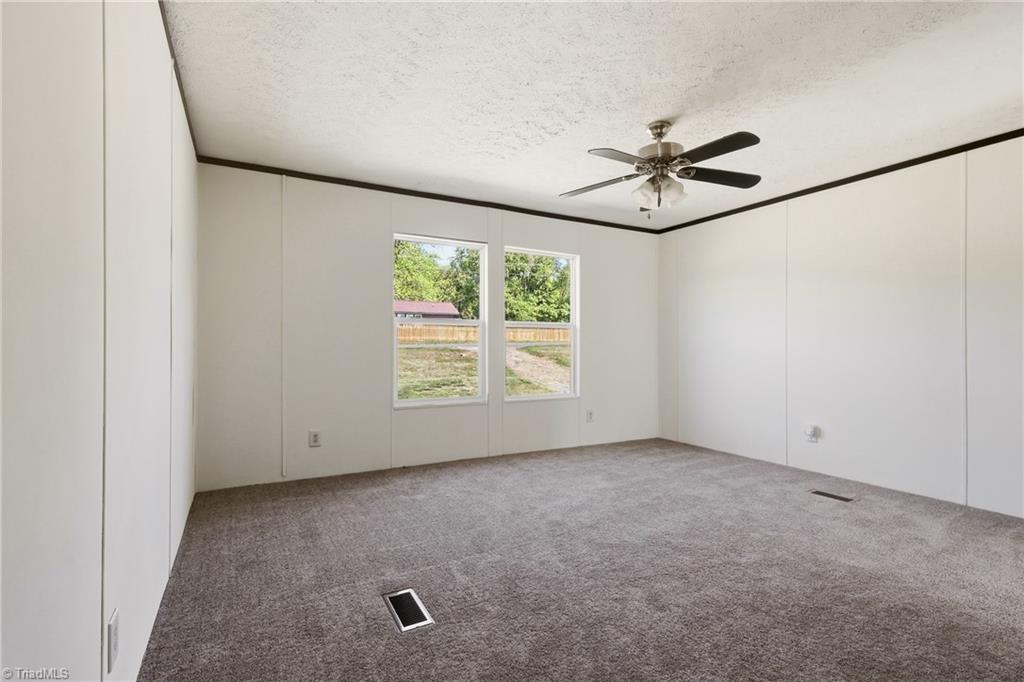 1621 Crawford Road Graham, NC 27253 - Photo 15 of 48