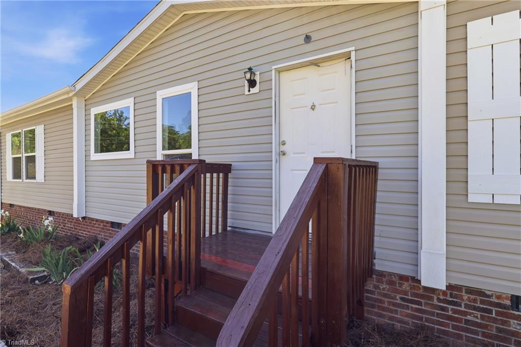 1621 Crawford Road Graham, NC 27253 - Photo 2 of 48