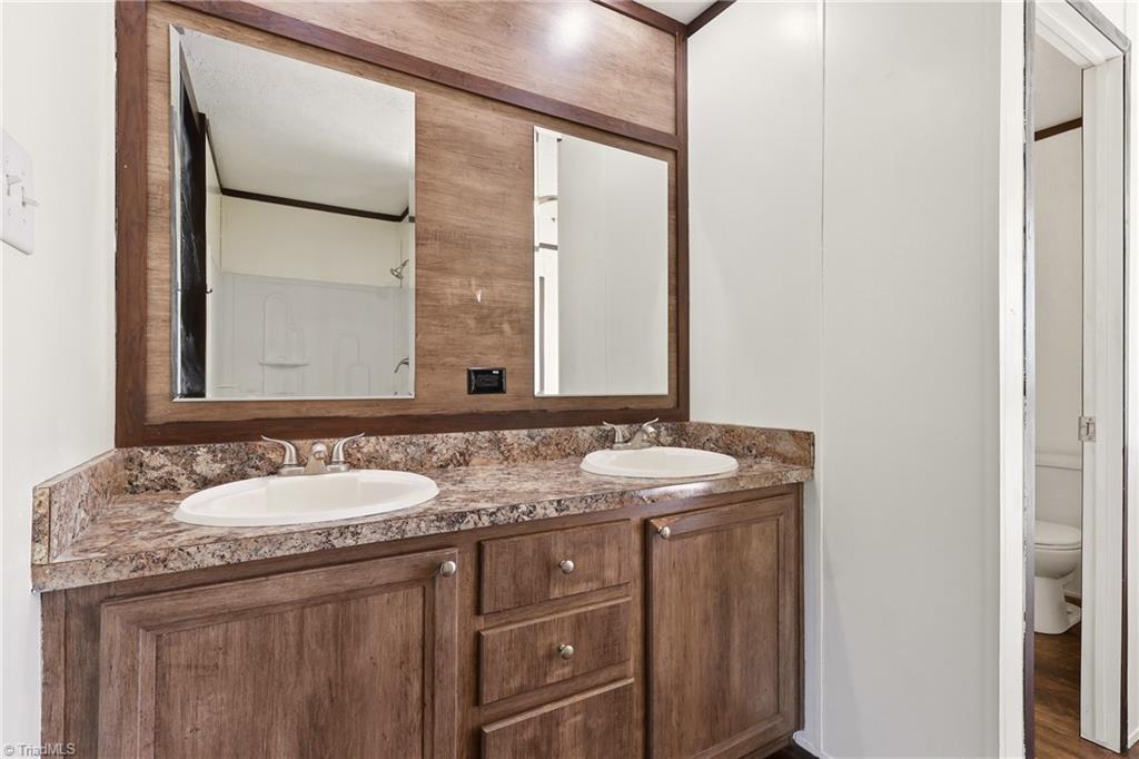 1621 Crawford Road Graham, NC 27253 - Photo 32 of 48