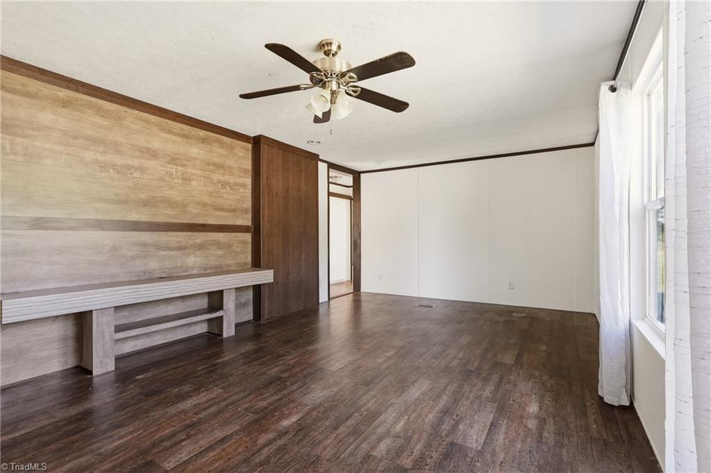 1621 Crawford Road Graham, NC 27253 - Photo 5 of 48