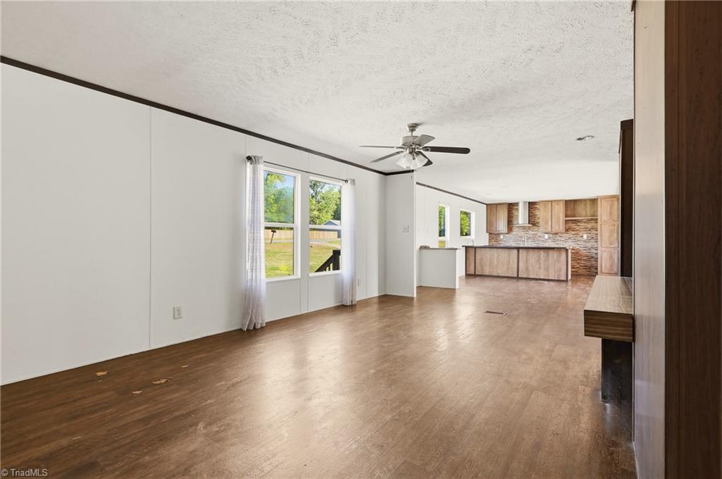 1621 Crawford Road Graham, NC 27253 - Photo 6 of 48