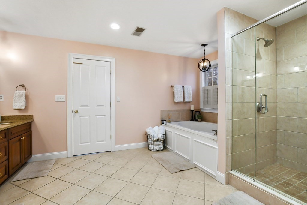 40 Oheir Way Lowell, MA 01852 - Photo 22 of 42